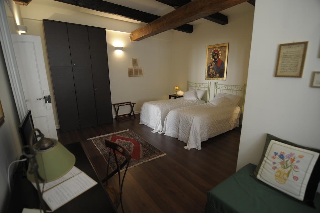 B&B Via Dell'Astrologo Cosenza Rom bilde