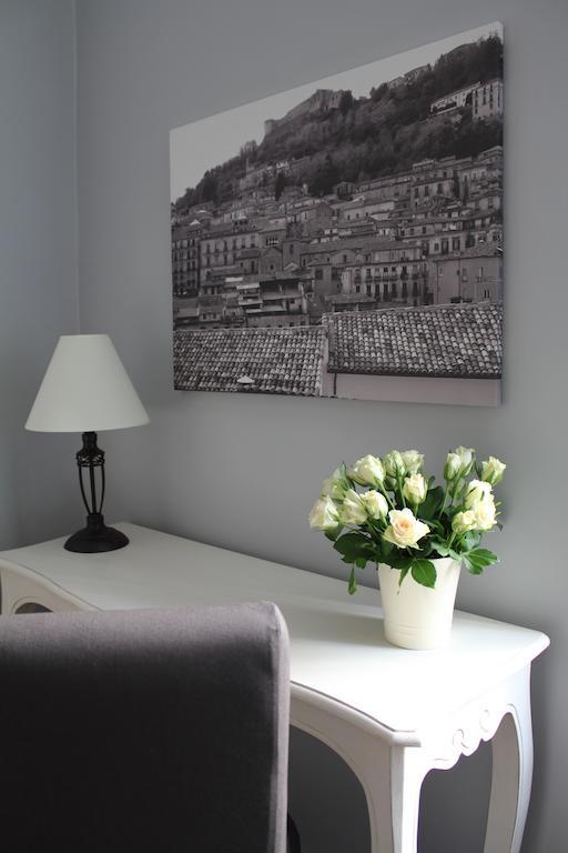 B&B Via Dell'Astrologo Cosenza Rom bilde